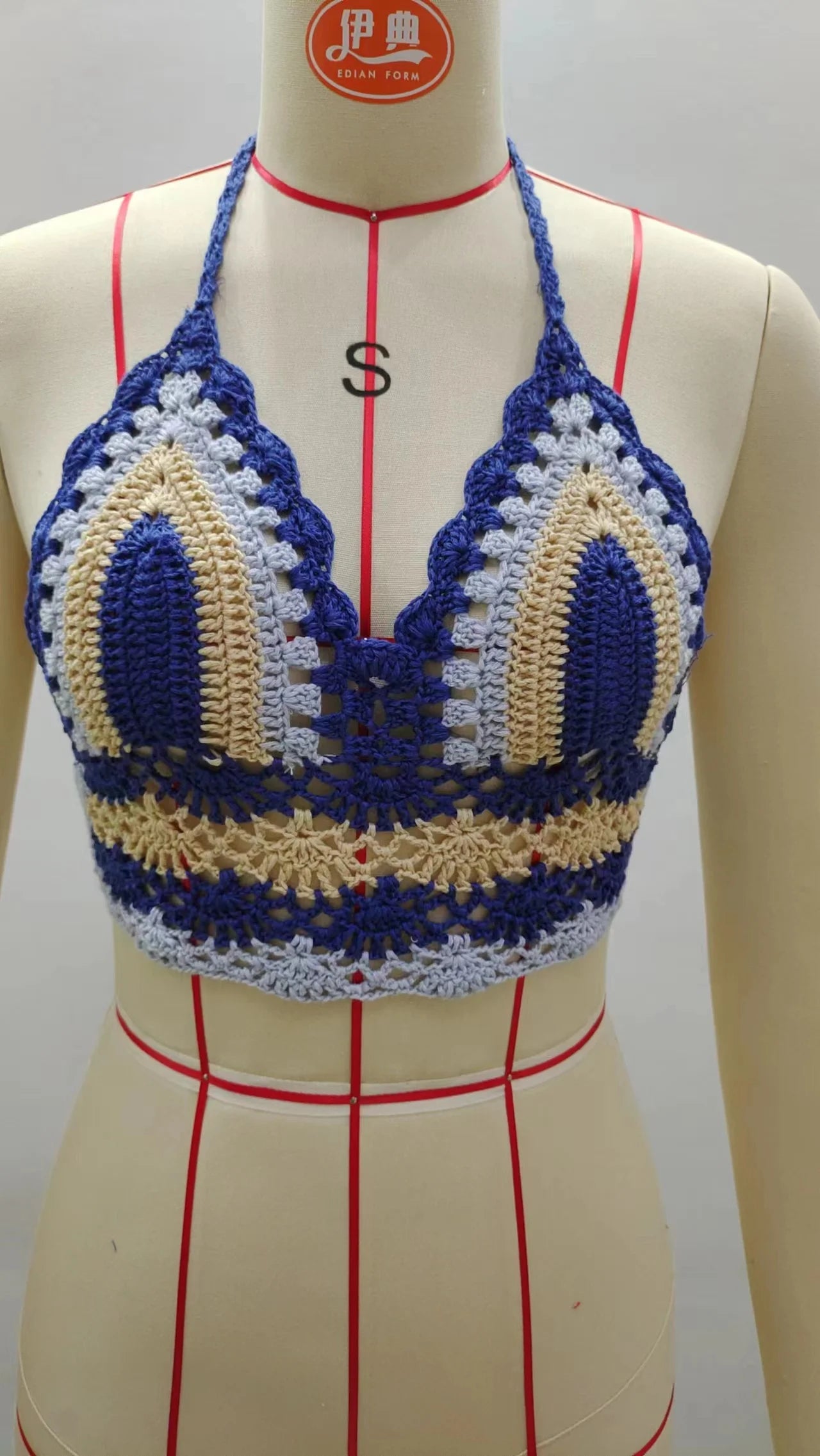 Crochet Bikini TopNew Triangle Black Bikini Top Woman Hollow Out Swimsuit Sexy Swimming Bra Large Female Swimwear S M L XL