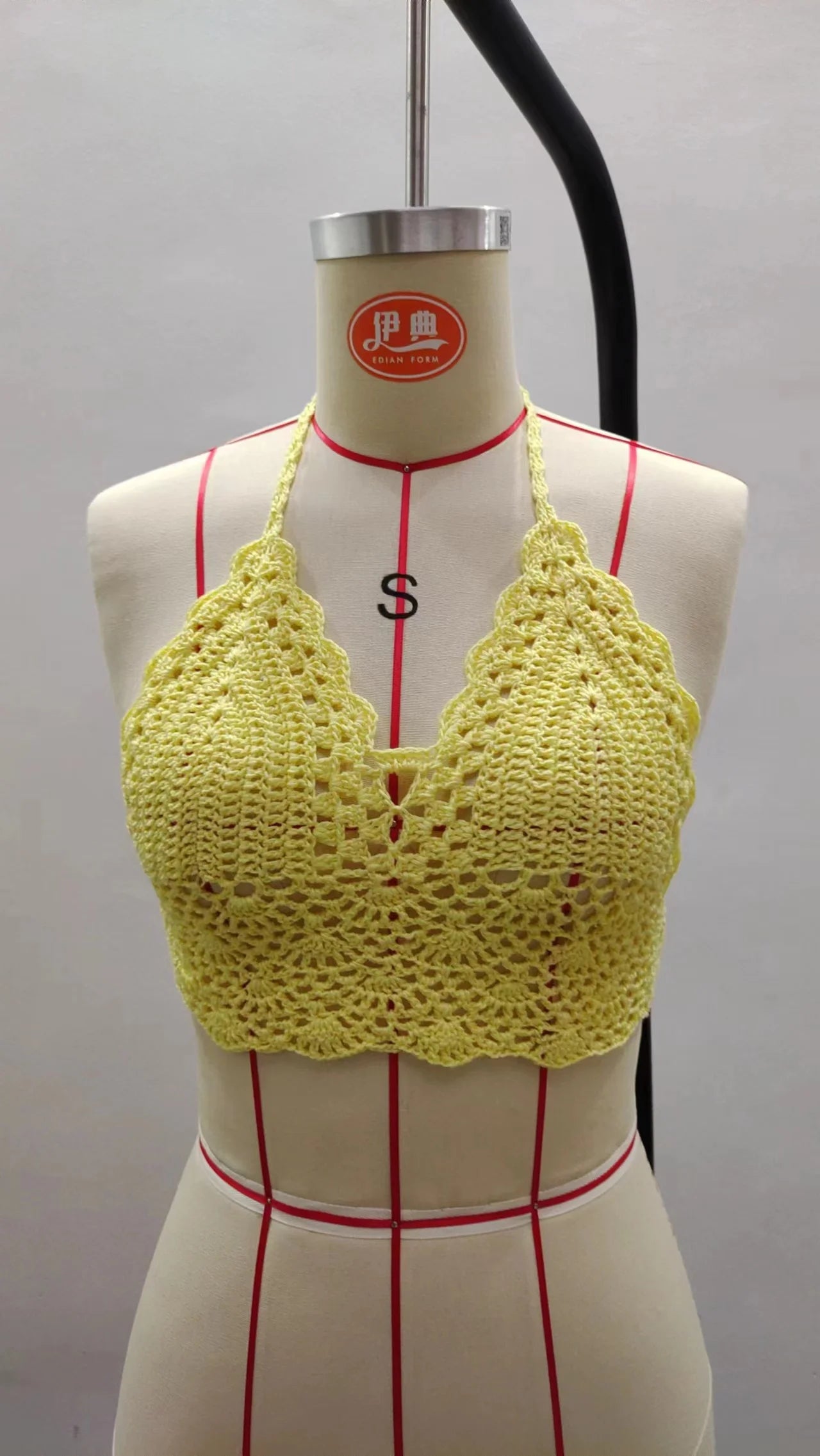 Crochet Bikini TopNew Triangle Black Bikini Top Woman Hollow Out Swimsuit Sexy Swimming Bra Large Female Swimwear S M L XL
