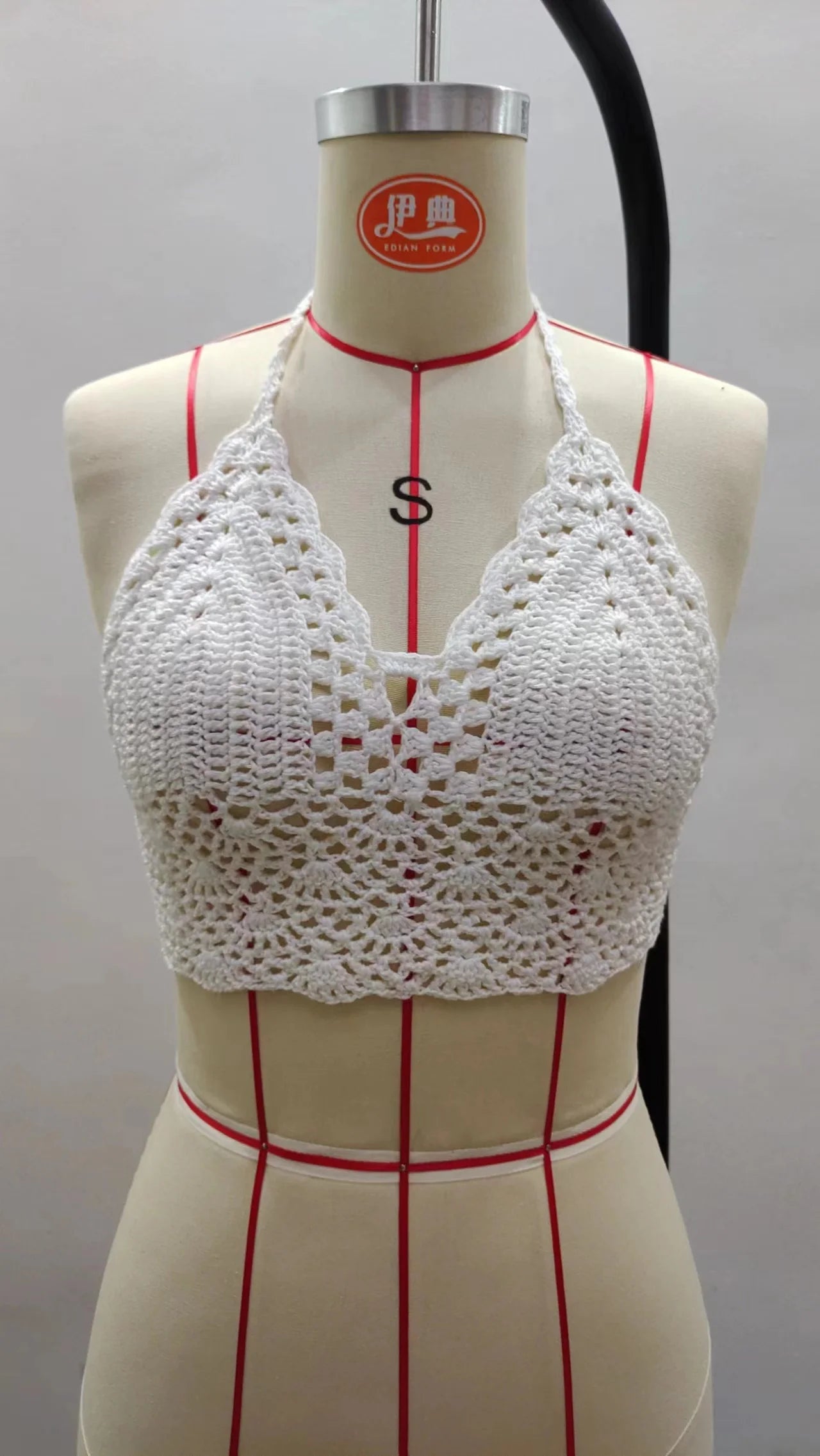 Crochet Bikini TopNew Triangle Black Bikini Top Woman Hollow Out Swimsuit Sexy Swimming Bra Large Female Swimwear S M L XL