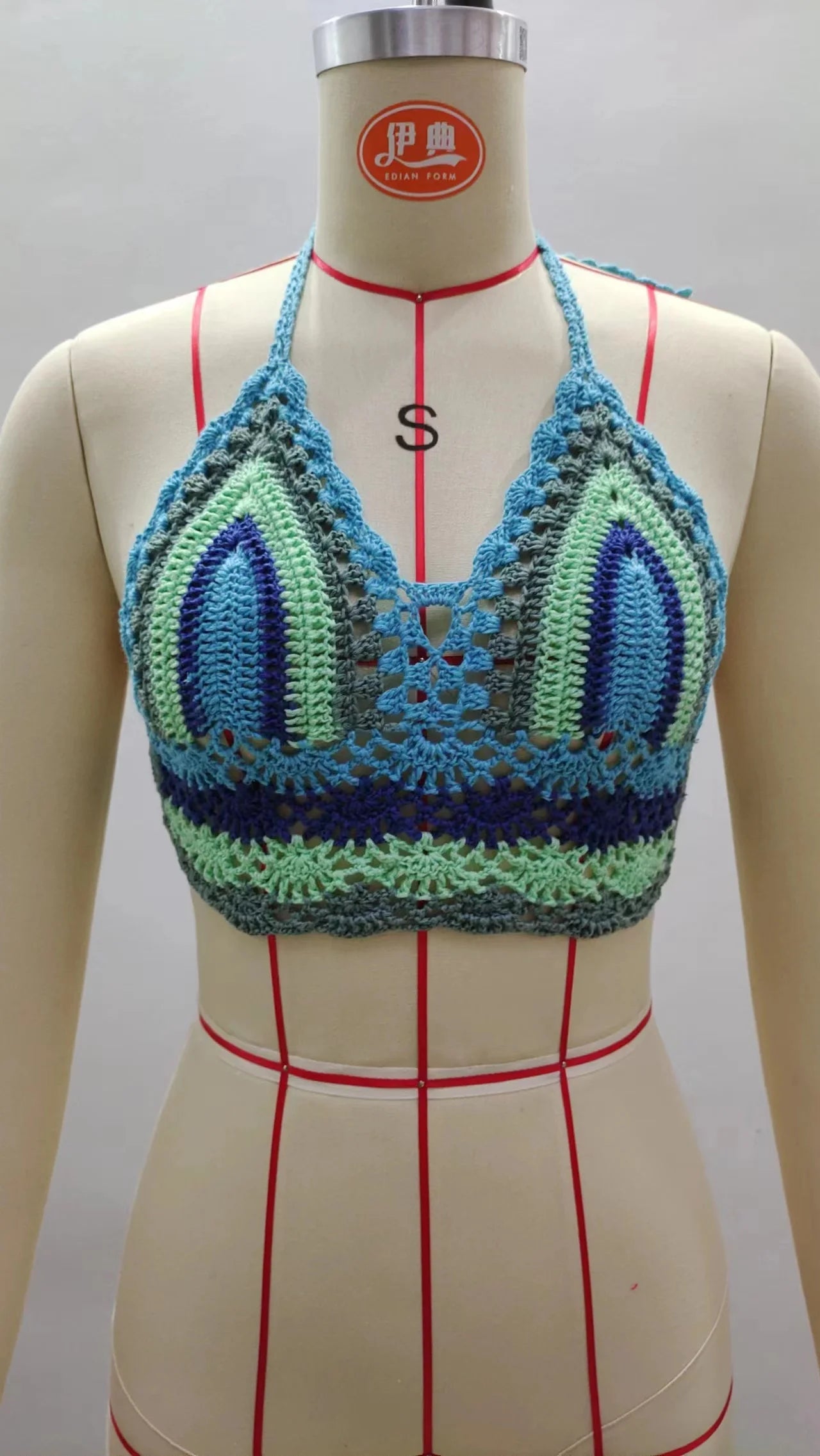 Crochet Bikini TopNew Triangle Black Bikini Top Woman Hollow Out Swimsuit Sexy Swimming Bra Large Female Swimwear S M L XL